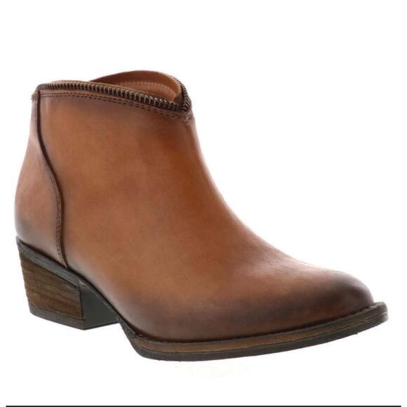 Very Volatile Shoes - VERY VOLATILE Shoes Size 8 Women's Leather Boot Distressed Zipper Western Hippie